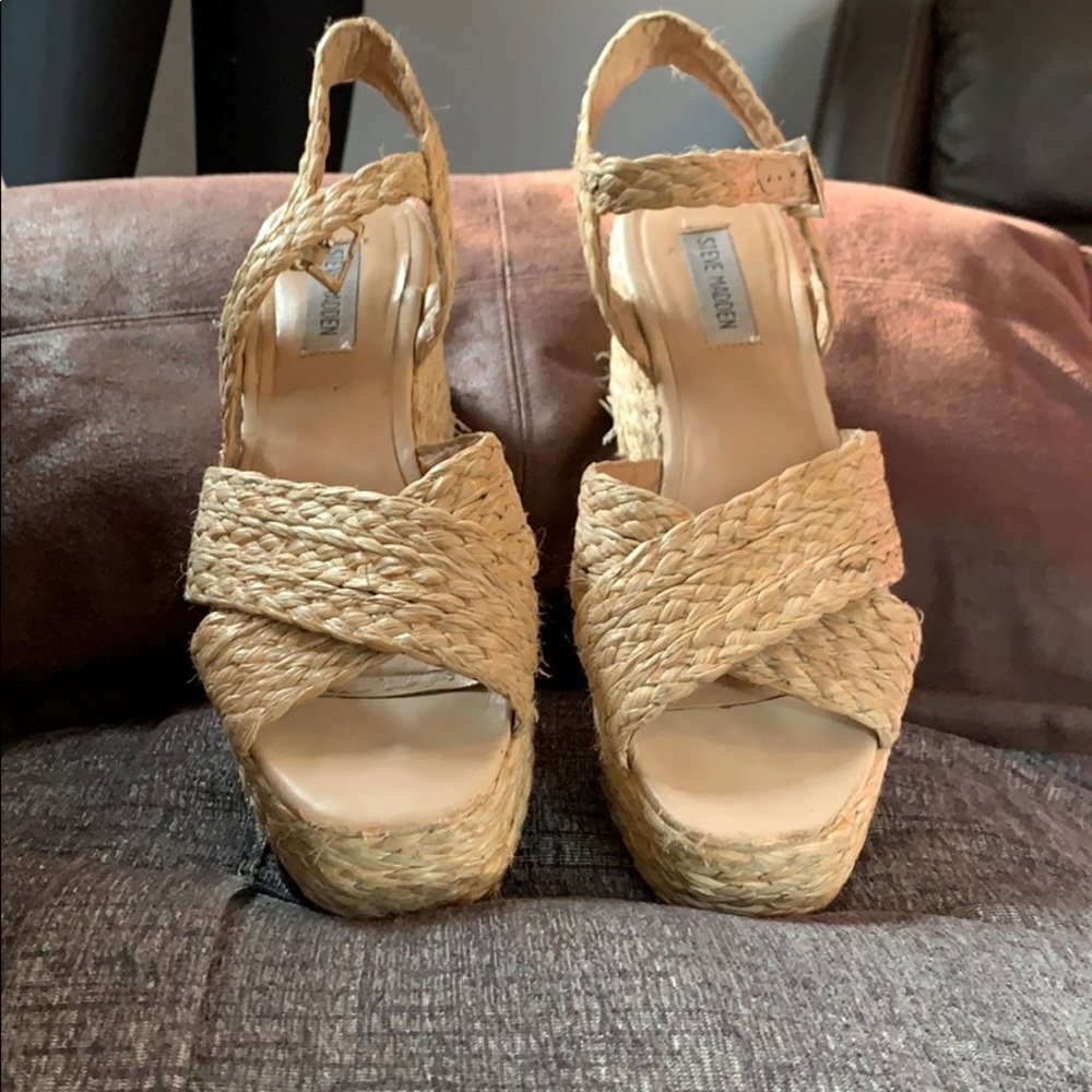Steve Madden tan platform sandals size 9